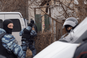 «Хтось захотів зробити з мене терориста»: до батька загиблого строковика з крейсера «Москва» прийшли силовики