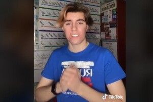 Росіянин у ТікТок пояснив своїм землякам, чому Крим – це Україна 