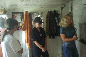 Поліція Любешівщини перевірила сім’ї, які потрапили в складні життєві обставини