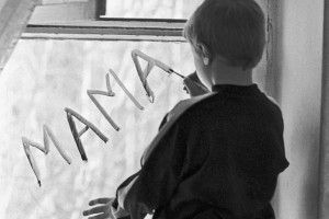 Мама залишила двох дітей на співмешканця і поїхала в іншу область