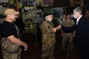 Вимагаємо гідно вшанувати пам’ять Ярослава Журавля – Порошенко у Дніпрі зустрівся з ветеранами АТО/ООС