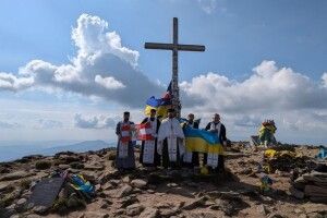 Священники з Волині помолились за Україну на Говерлі 