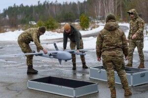 Стійкість до російських РЕБ: бригади ЗСУ отримали від Порошенка 9 БПЛА «Poseidon»