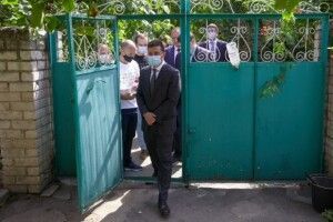 Зеленський вимагає реформу села