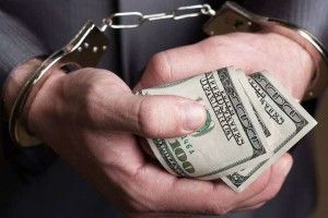Прокуратура Волині наполягатиме на суворішому покаранні для митника-хабарника