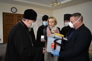 Хворий коронавірусом Новинський надіслав волинянам тести для виявлення COVID-19