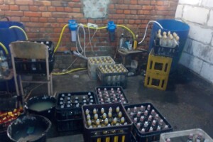 У Луцькому районі виявлено підпільний цех із виробництва контрафактного алкоголю