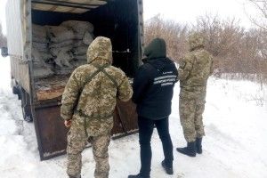 Вантажівка з товаром не доїхала до Росії (Фото, відео)