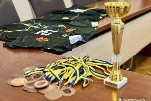 У наймолодшому місті на Волині за успіхи на всеукраїнському рівні нагородили юних гандболістів (Фото)