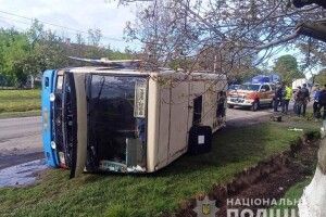 На Рівненщині перекинувся автобус з 20 пасажирами (Фото)