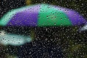 Нарікали на спеку, а тепер будемо ховатися від зливи? 