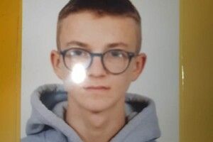 Худорлявий, в окулярах: відучора розшукують дитину з Ківерців (Фото)