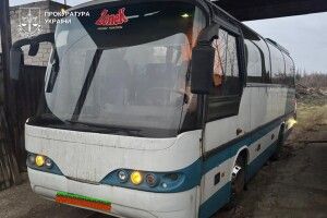 Волинська прокуратура відправила конфіскований «Неоплан» на фронт