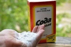 Сода-помічниця почистить сковорідку, забере «аромати» із холодильника і навіть зі взуття