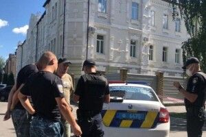 Збройний напад: поліціянт опинився в заручниках (Відео)