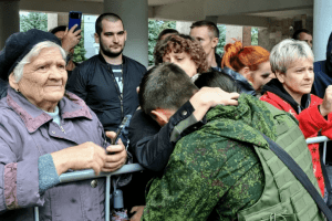 Мобілізовані росіяни прикидаються мертвими на полі бою і тікають з війни: «Краще посиджу в тюрмі»
