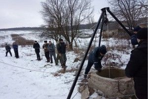 На Водохреще рятувальники Рівненщини діставали з колодязя мертвого чоловіка