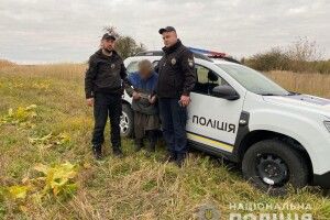 На Волині пенсіонерку шукали добу: офіцери знайшли її над урвищем і врятували в останній момент 