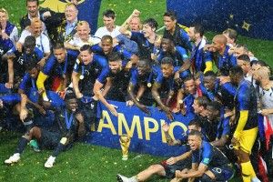 Мушкетери 20 років потому: французи перемагають хорватів і стають дворазовими чемпіонами світу! (відео)