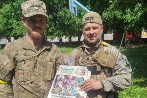 Горохівські волонтери побачилися на фронті з лікарем-легендою, земляком Миколою Банірою