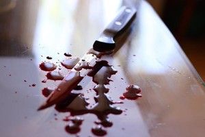 13-річна дівчина смертельно поранила ножем нетверезого батька
