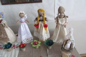 У луцькій бібліотеці оселилися ляльки з минулого