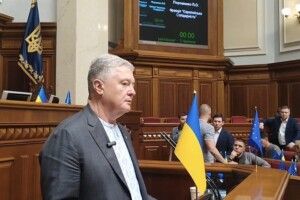 Петро Порошенко з трибуни парламенту: блокування виплат 30 тисяч військовим – несправделиве і нечесне
