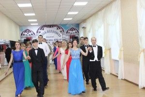 У Волновасі відбувся бал на підтримку будівництва храму Святого Миколая в пам’ять про військових 51-ї бригади (Фото)