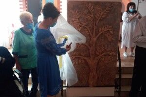 «Дерево життя» власноруч виготовили мешканці Луцького геріатричного пансіонату (Фото)