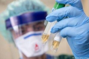 В Україні вирішили стежити за хворими на COVID-19 через телефони