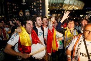 Понад половина з 25-ти тисяч уболівальників «Ліверпуля» та «Реала» вже гайнули додому