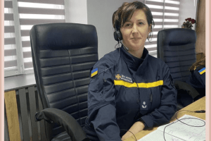 «Я не бачу сліз, але чую їх у голосі»: волинська рятувальниця понад 20 років дарує надію в найстрашніші миті