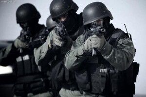 У Луцьку поліція у всеозброєнні шукає грабіжника