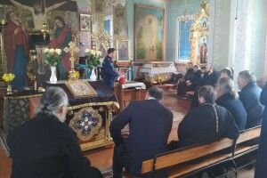 Рятувальники обстежують церкви  