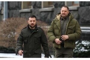 Перед зустріччю Зеленського зі «Слугами народу» нардепів змусили здати телефони