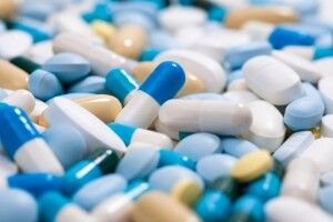 Цьогоріч українці п'ють в 40 разів більше антибіотиків. Чим це загрожує