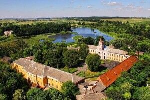 Польський фінансист, нащадок князів Радзивілів, обговорить з українськими істориками долю родового замку в Олиці