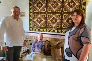 У селі на Волині із 90-річчям привітали ювіляра