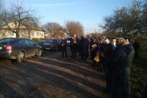 Здолала COVID-19, але померла від інсульту: на Волині поховали ексочільницю сільради (Фото)