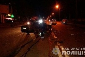 У Рівному водій іномарки внаслідок нічної ДТП потрапив до реанімації