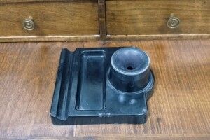 У музеї на Волині з'явився предмет, який навчив акуратності не одне покоління школярів