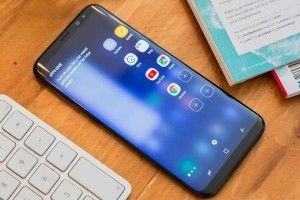 Половина українців не уявляють життя без гаджета