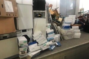 Волинські митники серед вантажу із гуманітарною допомогою виявили прихований товар на 700 тисяч гривень