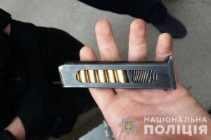 15-річний підліток стріляв із травматичного пістолета по людях і автомобілях (Відео +18)
