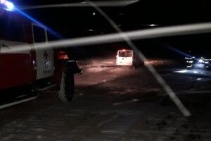На Волині водій в’їхав в яму. Щоб витягнути, довелось кликати рятувальників