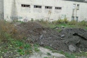 Головний інженер комунального підприємства заплатить штраф за висипане біля школи сміття (Фото)
