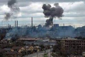 Останні кілометри свободи в Маріуполі, перетворені на пекло: ніч на Азовсталі минула в боях