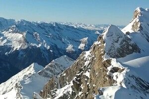 У французьких Альпах через негоду застрягли 4 тисячі осіб, є загиблий