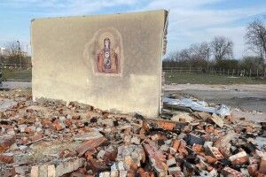У Полтаві підрядники відмовилися зруйнувати стіну з намальованою Божою Матір'ю