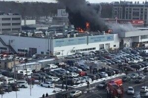 У Петербурзі загорівся автосалон «Hyundai» 